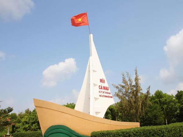 Vợ chủ tịch tỉnh Cà Mau có tên trong danh sách đi nước ngoài: Do sơ suất của Văn phòng