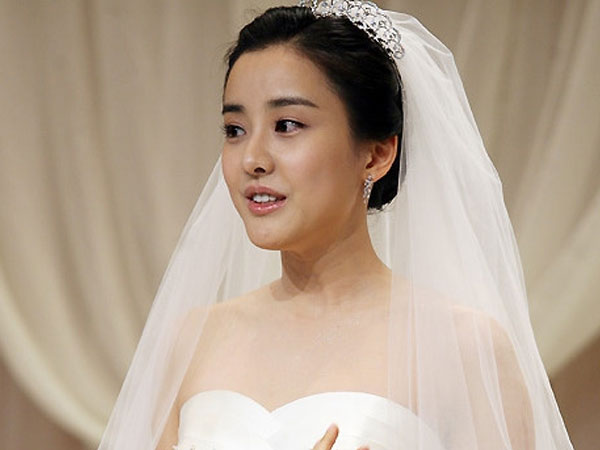 Người đẹp 'Dae Jang Geum' ly hôn sau 10 năm cưới