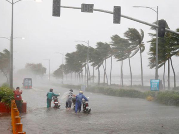 Siêu bão Mangkhut vượt qua Philippines, hướng tới miền nam Trung Quốc