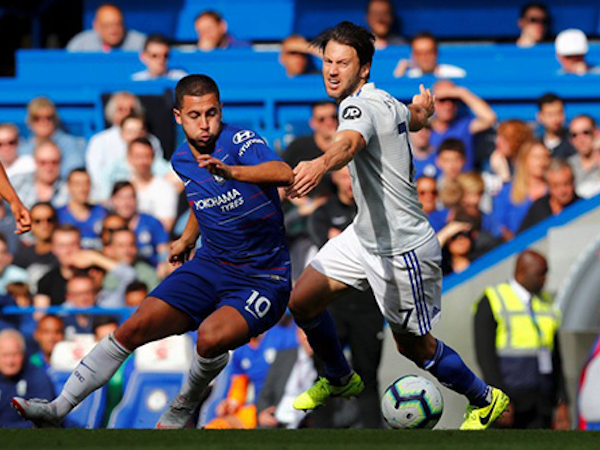 Super Hazard kéo Chelsea ngược dòng