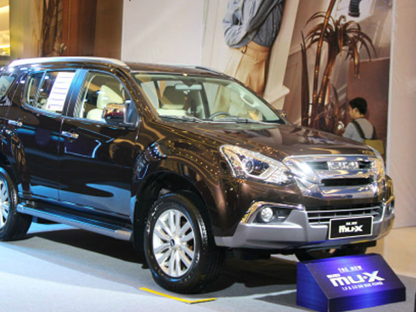 Isuzu mu-X 2018 giá từ 820 triệu - cơ hội nào trước Toyota Fortuner