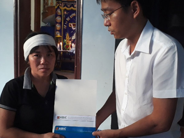 Tai nạn 13 người chết: Tạm ứng 120 triệu đồng cho gia đình nạn nhân