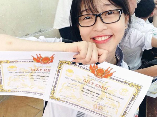 Á hậu 1 Bùi Phương Nga: Không những xinh rạng ngời mà còn là sinh viên có nhiều thành tích của NEU