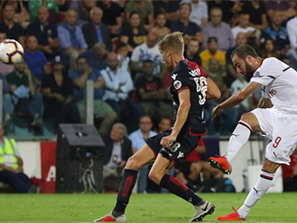 Higuain khai hoả, giải cứu Milan