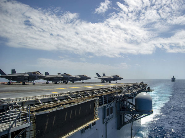 Mỹ nói F-35 vô song, Nga giễu cợt: Tàng hình thua cả Su-57, sao qua mặt S-300/400 ở Syria