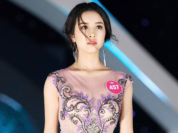 Soi học lực của Á hậu 2 Nguyễn Thị Thúy An: Sinh viên khoa Quản trị Kinh doanh và là Miss thân thiện của HUTECH