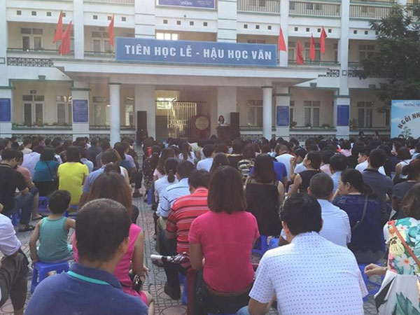 Trường Tiểu học đông học sinh nhất Thủ đô: Phụ huynh kiến nghị quay lại lịch học luân phiên