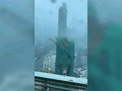 Video siêu bão Mangkhut quật gãy thang máy 22 tầng ở Hồng Kông