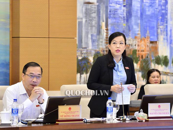 Độc quyền SGK, phụ huynh chi 1.000 tỷ mua sách rồi bán đồng nát