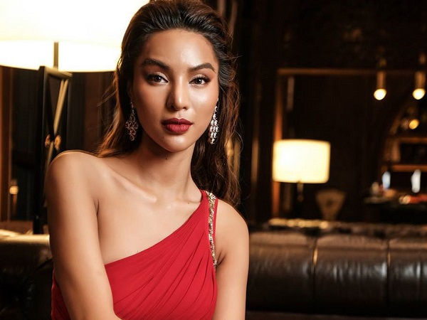 Khả Trang đăng quang quán quân Siêu mẫu quốc tế 2018