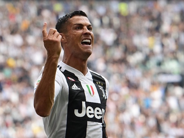 Tại sao Ronaldo cứ phải luôn gây áp lực cho chính bản thân?