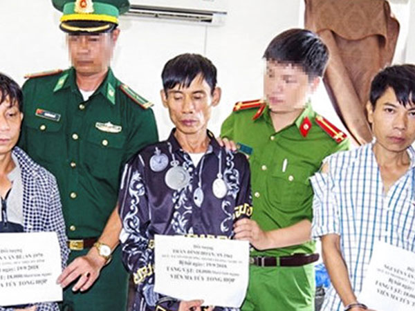 Bắt 3 người đàn ông mang 18.000 viên ma túy vào khách sạn