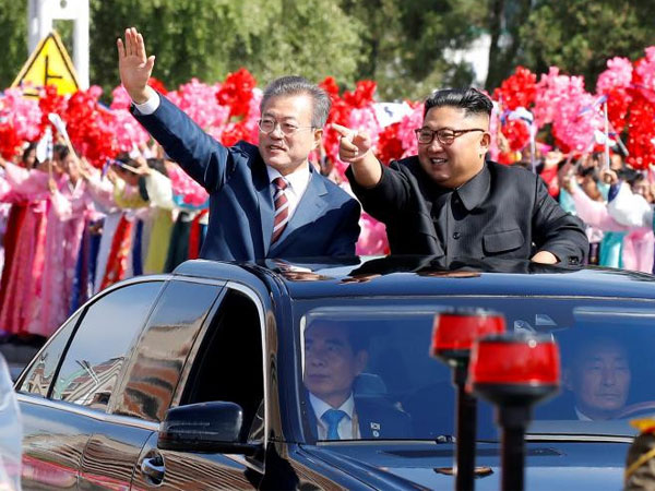 Những khoảnh khắc sau ngày gặp đầu giữa ông Moon và Kim Jong Un