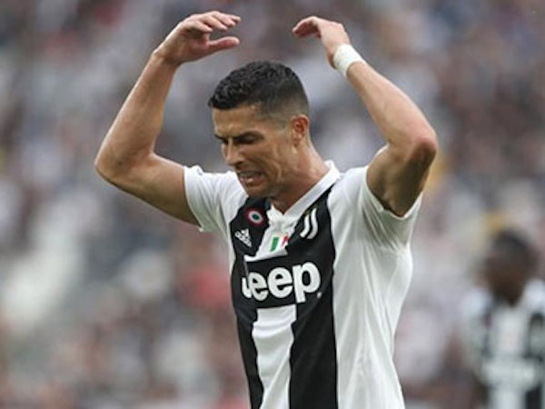Ronaldo văng khỏi top 10 cầu thủ giá trị nhất