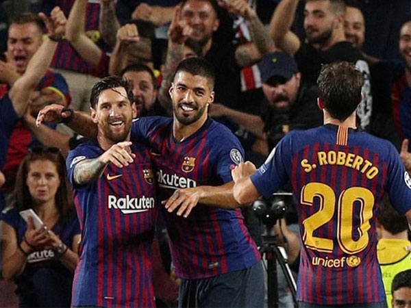 Video Highlights Barca 4-0 PSV: Messi sút phạt đẹp mắt