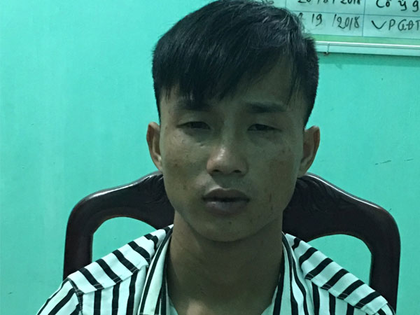 Đi đám cưới về, định hiếp dâm bạn gái trên đường