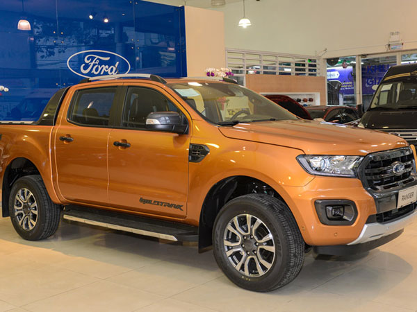 Ford Ranger Wildtrak 2019 giá 918 triệu đồng về đại lý