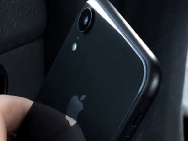 Iphone XC bất ngờ hé lộ hình ảnh trước 'giờ G'