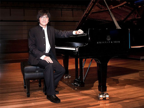 Nghệ sĩ piano Lưu Hồng Quang trở về Thủ đô sau 2 năm vắng bóng