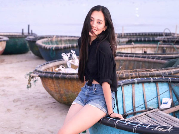 Nhan sắc đời thường của tân Hoa hậu 18 tuổi