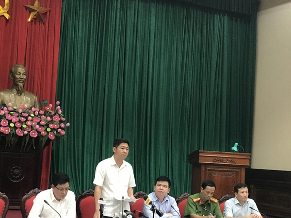Vụ cháy tại Đê La Thành: Phó trưởng ban Tuyên giáo Hà Nội xuống hiện trường chỉ đạo dập cháy