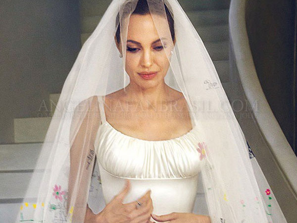 Xôn xao tin đồn Angelina Jolie đã kết hôn và chuẩn bị làm đám cưới bí mật với tỷ phú