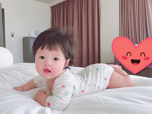 HH Đặng Thu Thảo lần đầu tiết lộ rõ mặt con gái yêu
