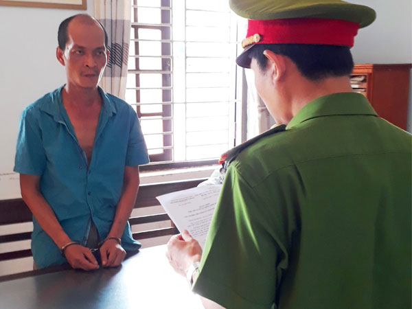 Khởi tố đối tượng đâm cụ già trọng thương