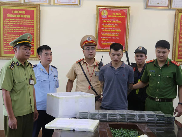 Lạng Sơn: Bắt hai mẹ con trong đường dây mua bán, vận chuyển ma túy
