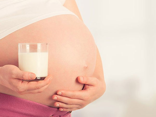 Lo cháu nội sinh vào 'tháng cô hồn', mẹ chồng bắt con dâu mổ sớm