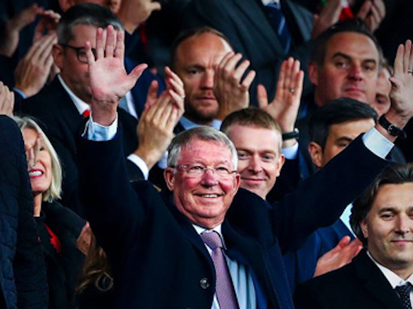 Alex Ferguson lần đầu trở lại Old Trafford sau xuất huyết não