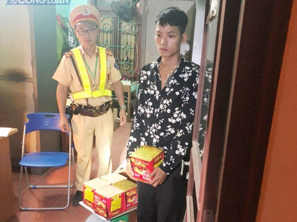 Phòng Cảnh sát giao thông tỉnh Bắc Giang: Phát hiện, thu giữ 21kg pháo hoa