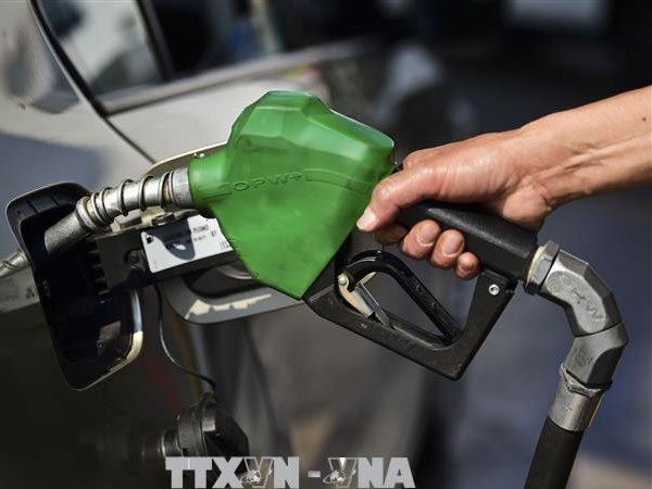 Giá dầu thế giới chứng kiến một tuần đi lên, tăng tới 2,5%