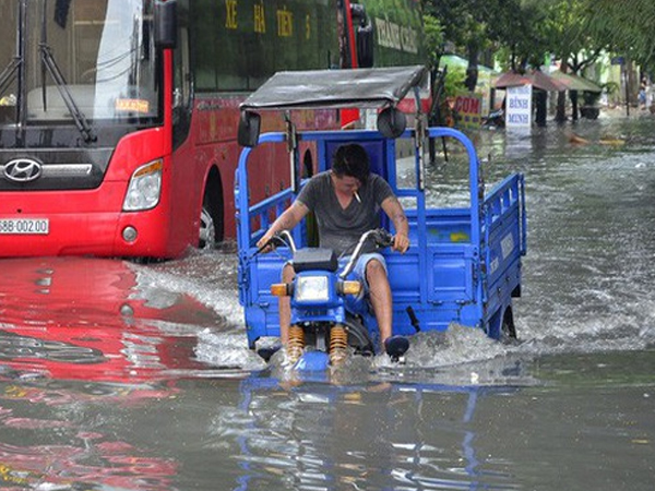 Giải cứu ngập đường Kinh Dương Vương tại TP. HCM bằng máy bơm: Nhà thầu phản ánh nhiều vấn đề không minh bạch