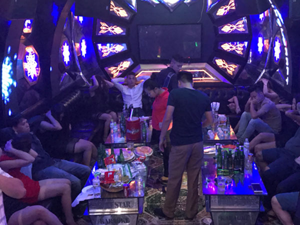 Phát hiện 27 đối tượng trong quán Karaoke dương tính với chất ma túy
