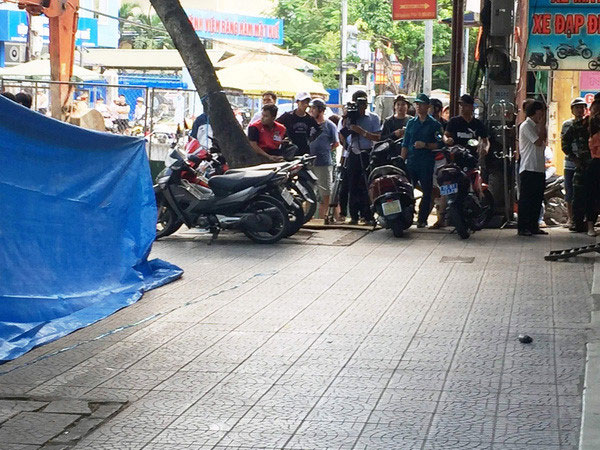 Vật thể lạ giống mìn khiến người dân Huế lo lắng chỉ là bình hơi pháo giấy