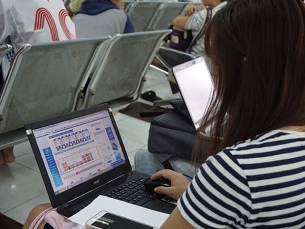 Vé tàu Tết 2019: Mua trực tuyến dễ có vé