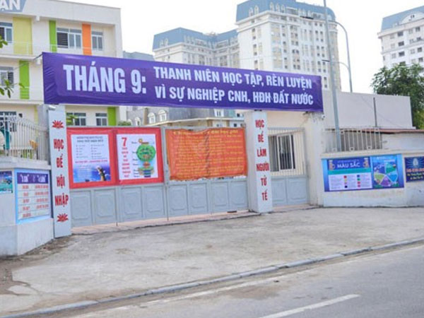 Vụ Trường Pascal bị đổ gạch, cát: Nhiều trường trên lô đất TH1 đột nhiên che kín biển hiệu