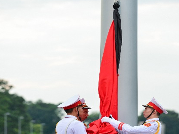 Cả nước treo cờ rủ vĩnh biệt Chủ tịch nước Trần Đại Quang