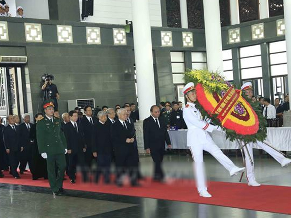 Đoàn BCH Trung ương Đảng viếng Chủ tịch nước Trần Đại Quang