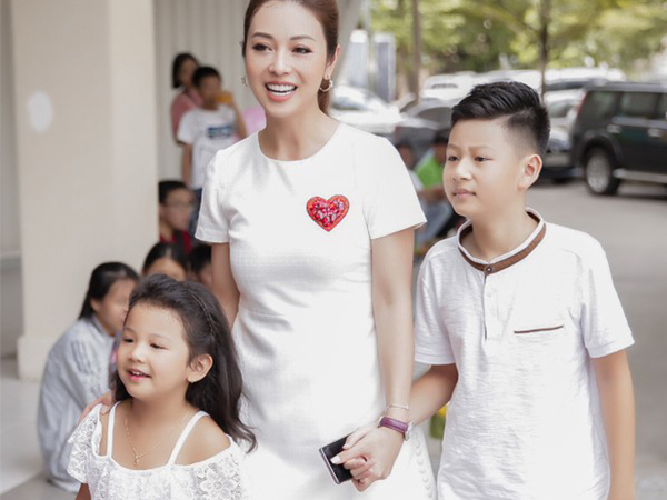 Chồng Jennier Phạm yêu thương con riêng của vợ như thế nào?
