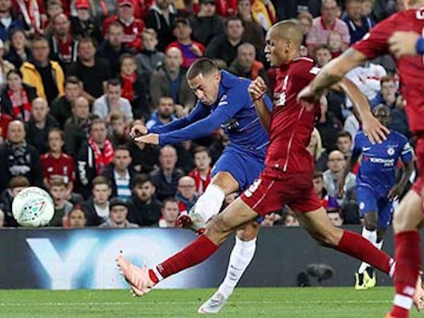 Hazard lập siêu phẩm, Chelsea kéo sập pháo đài Liverpool