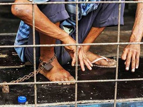 Làm giả hồ sơ tâm thần cho 'đại ca' giang hồ, 2 người bị bắt giữ