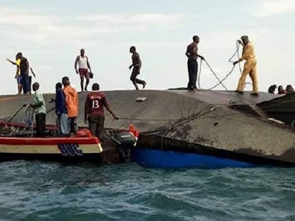 Quyền Chủ tịch nước gửi điện chia buồn về tai nạn lật phà tại Tanzania