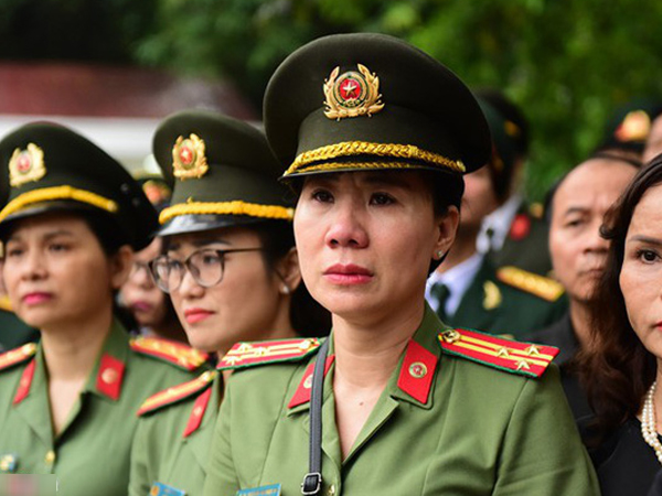 Xúc động hình ảnh người dân Hà Nội tiễn biệt Chủ tịch nước