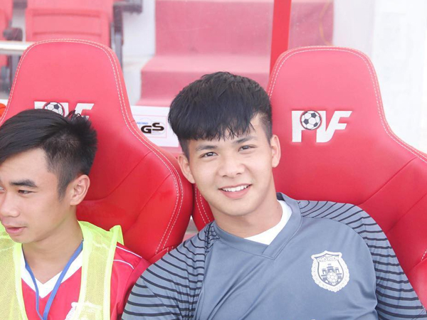 Chàng thủ môn của U19 Việt Nam điển trai, tài năng không kém Bùi Tiến Dũng