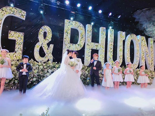 Cùng chiêm ngưỡng lại không gian tiệc cưới lộng lẫy, xa hoa như cổ tích trong đám cưới Trường Giang - Nhã Phương