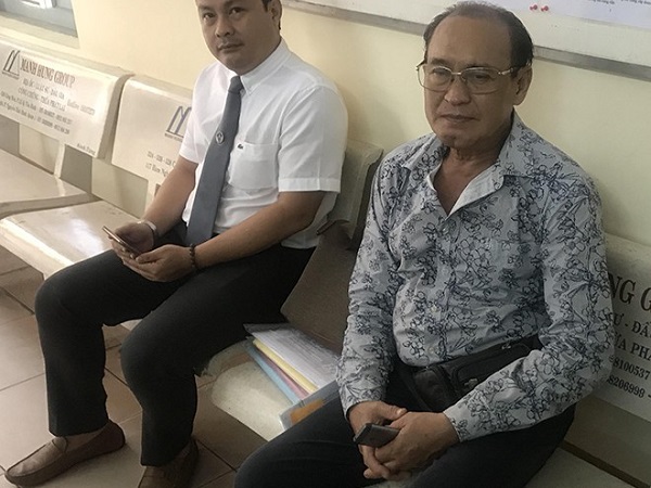 Duy Phương bật khóc tại tòa án trong phiên hòa giải vụ kiện 'Sau ánh hào quang'