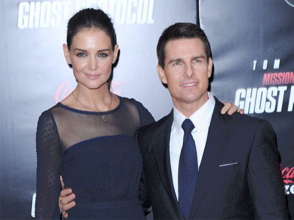 'Katie Holmes sẽ mất quyền nuôi Suri nếu nói xấu giáo phái của Tom Cruise'