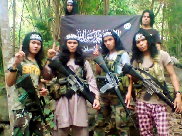 Khủng bố Abu Sayyaf xây dựng lại lực lượng, tiếp tục bắt cóc tống tiền